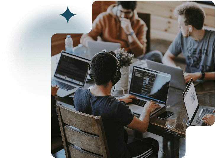 Équipe travaillant ensemble